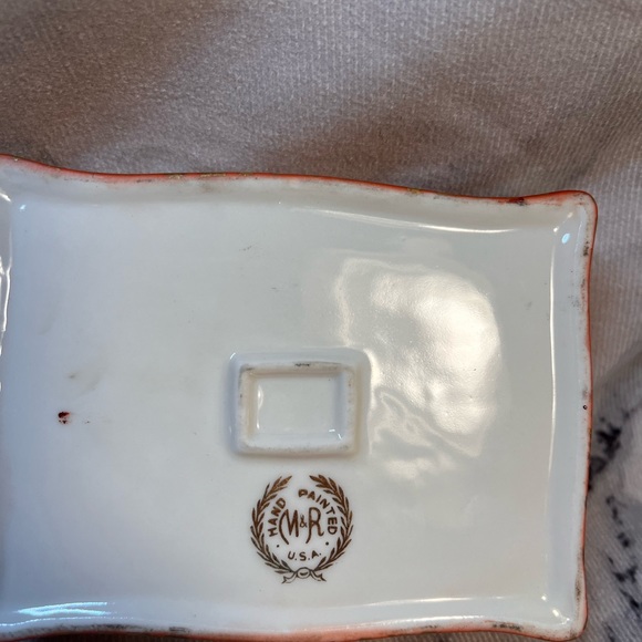 1950’s Victorian Vanity Trinket Set - Picture 9 of 15